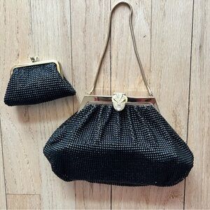 VINTAGE WHITING & DAVID BLACK:GOLD METALLIC BAG & COIN PURSE SET